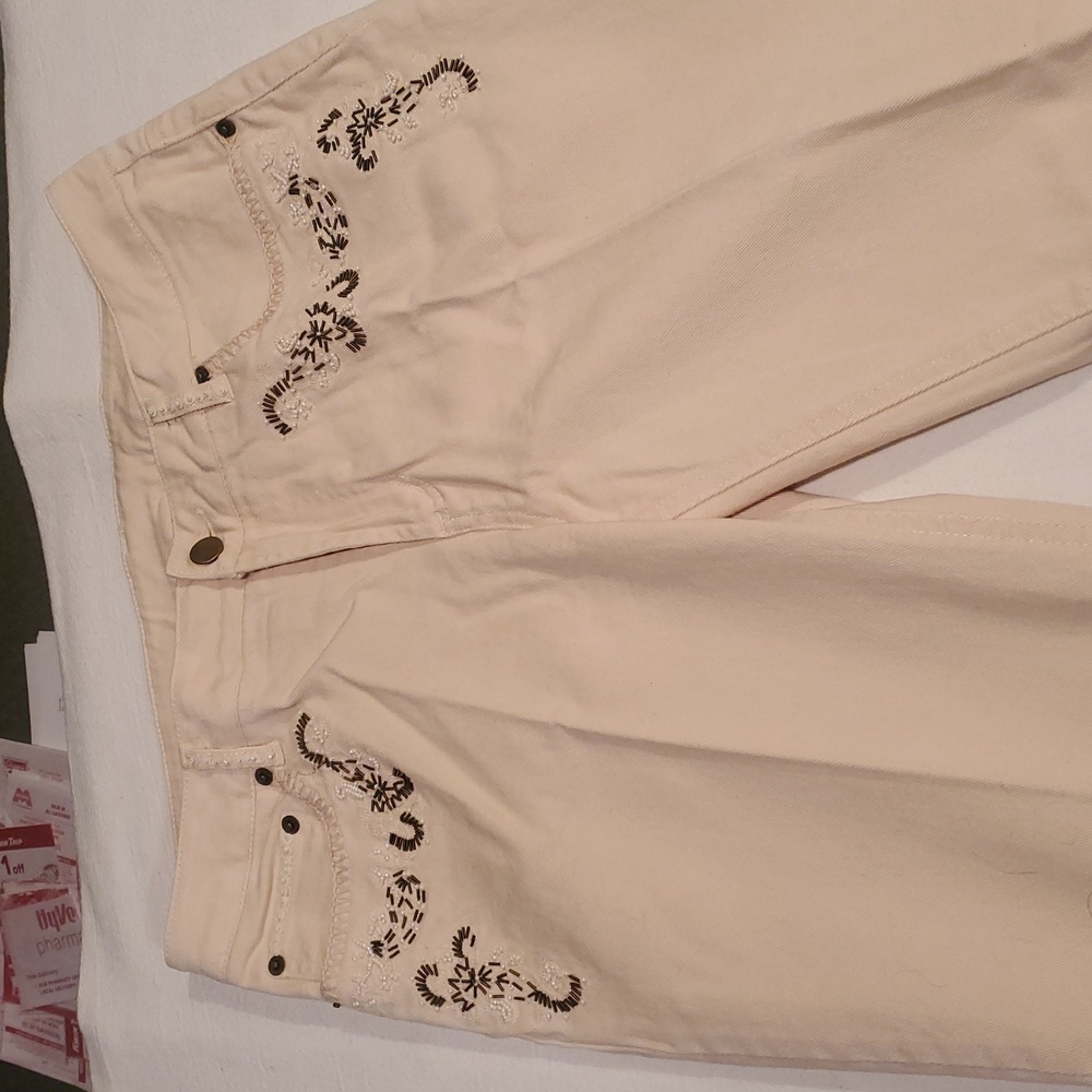 Peter Nygard Womens Luxe Cream Denim Embroidered Sz 10 x 25 Cropped Jeans